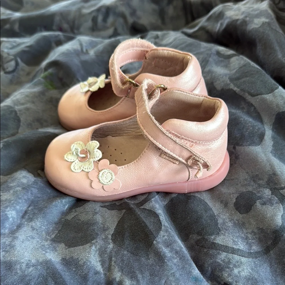Primigi Light Pink Kids Dress Shoes with Floral Design 6.5